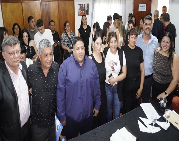 PRESTARON JURAMENTO LOS NUEVOS CONSEJEROS ESCOLARES DE JOSÉ C. PAZ